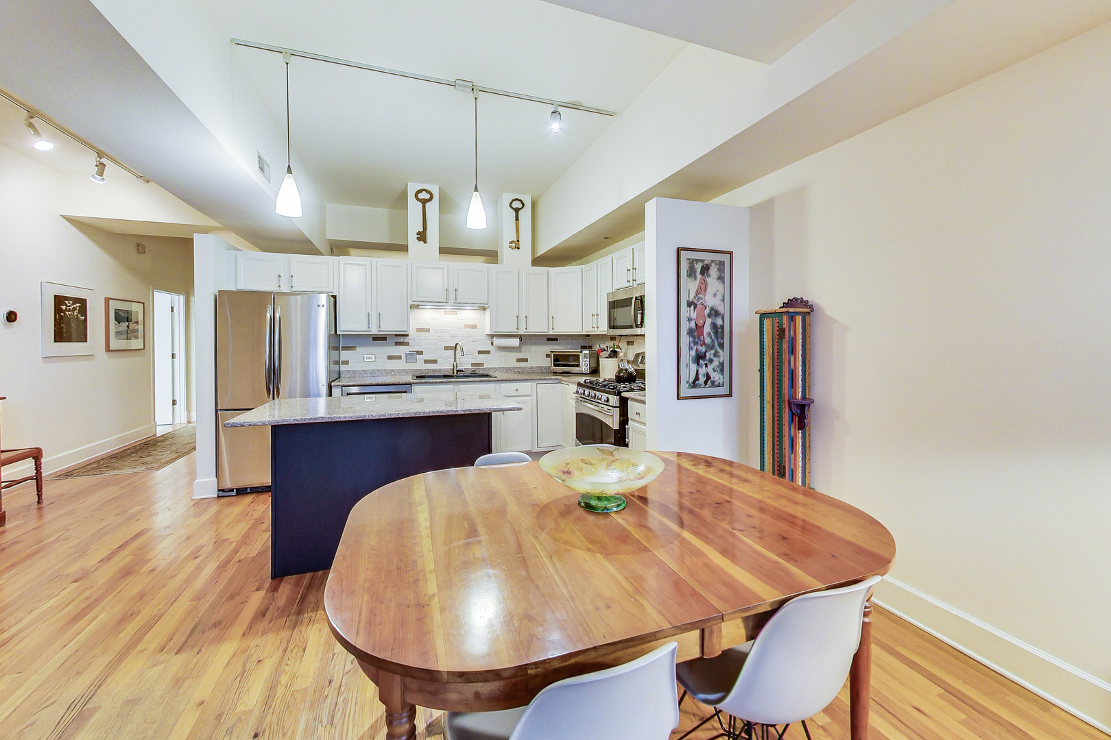 165 N CANAL Street Unit: 815