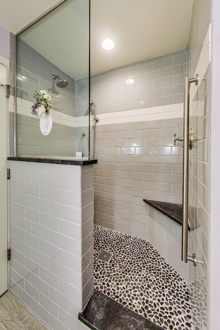 165 N CANAL Street Unit: 815