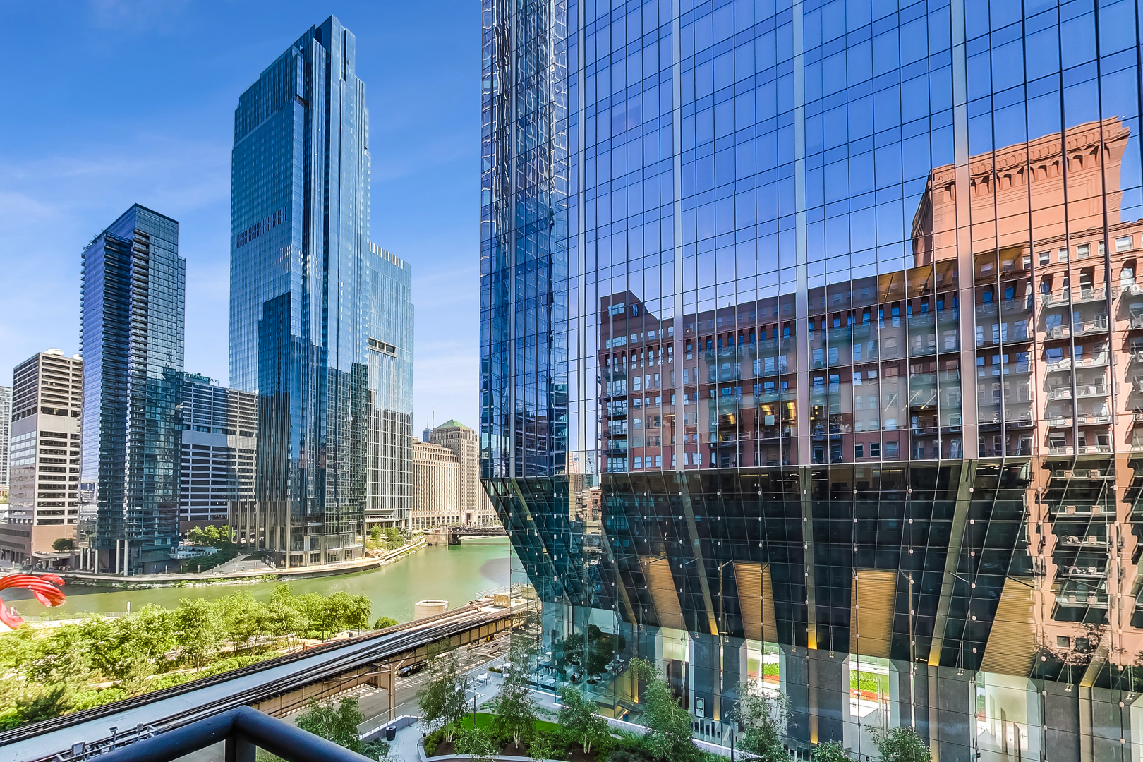 165 N CANAL Street Unit: 815