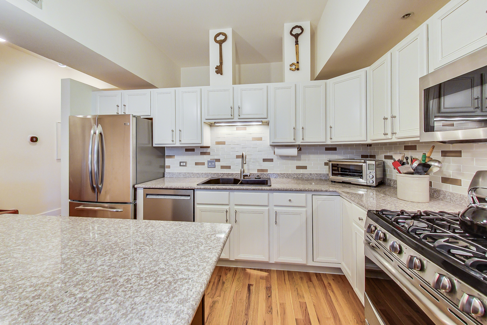 165 N CANAL Street Unit: 815