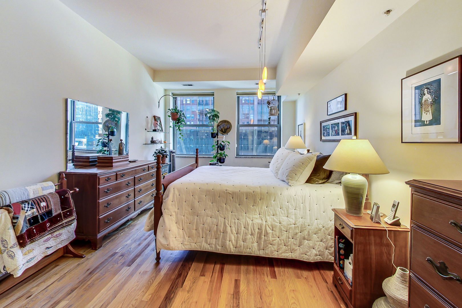 165 N CANAL Street Unit: 815
