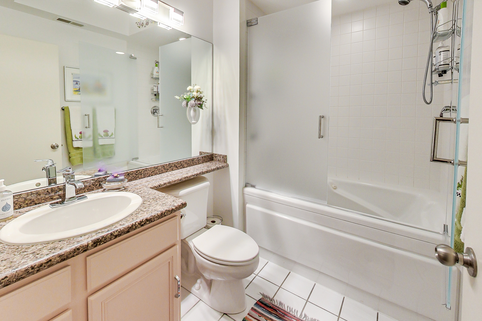 165 N CANAL Street Unit: 815