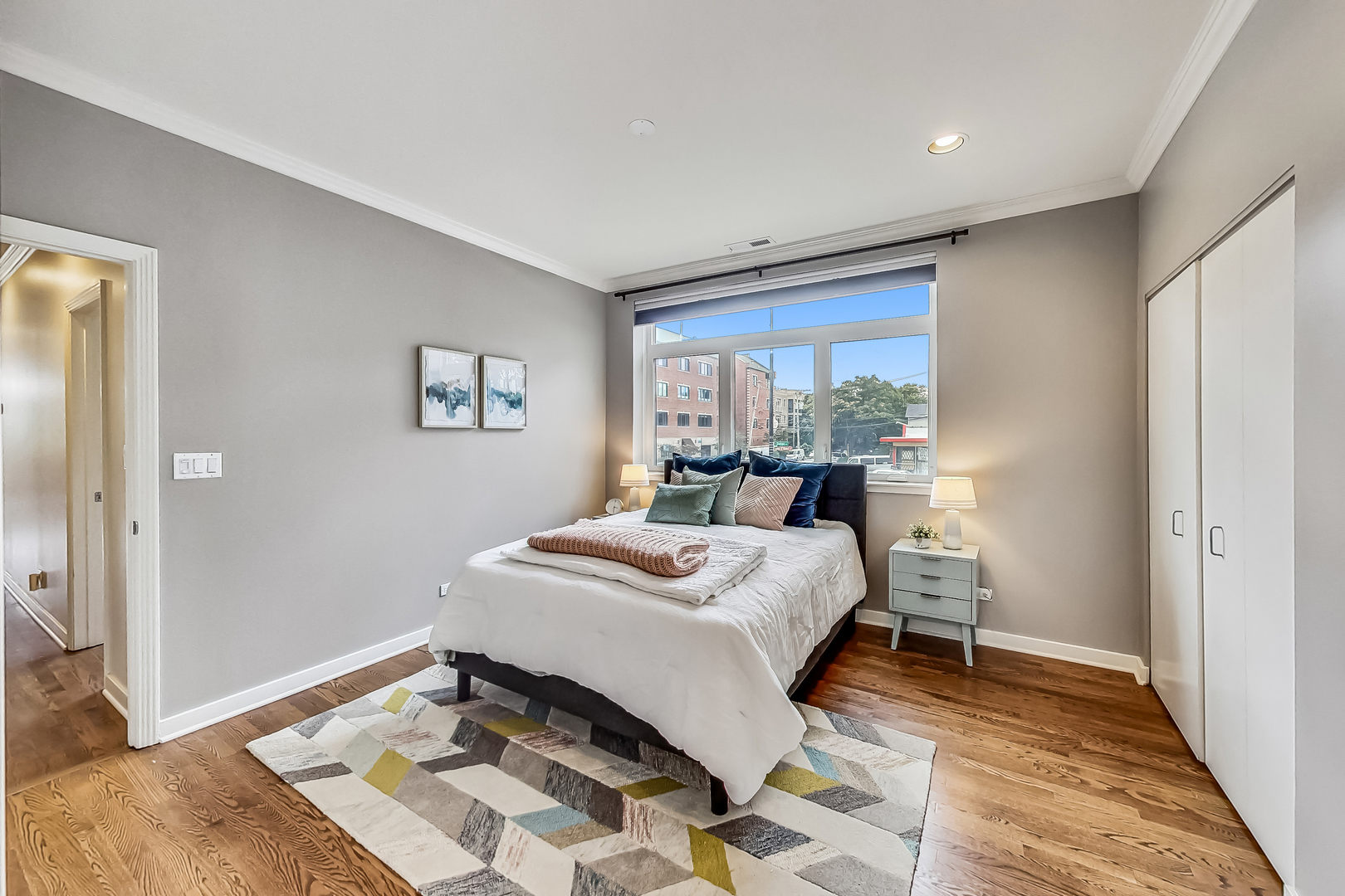 1830 N Winchester Avenue Unit: 101