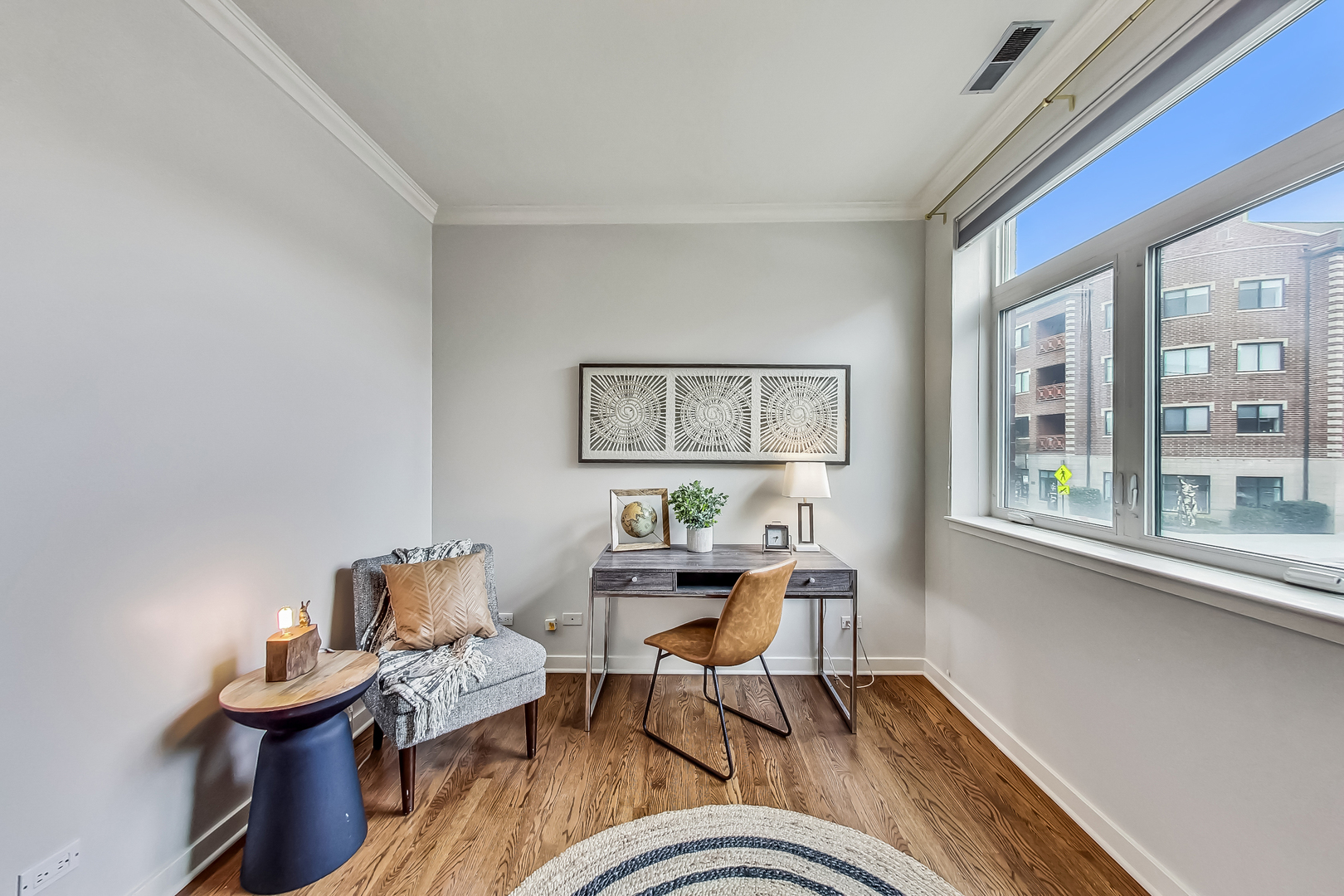 1830 N Winchester Avenue Unit: 101