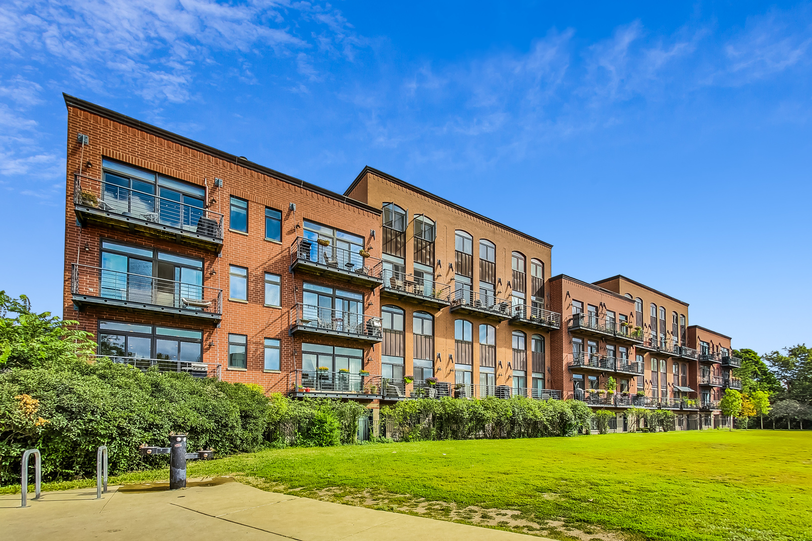 1830 N Winchester Avenue Unit: 101