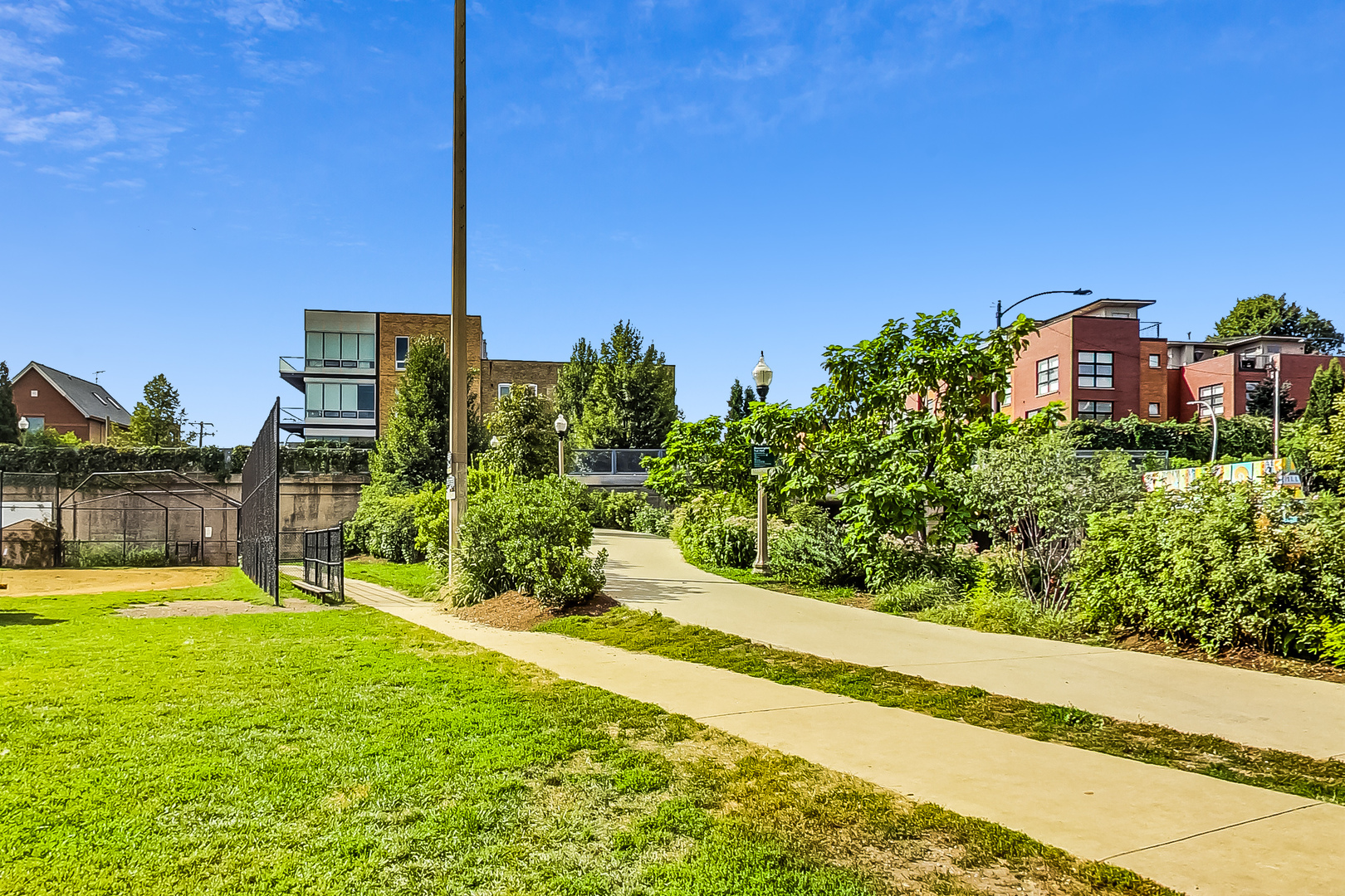 1830 N Winchester Avenue Unit: 101