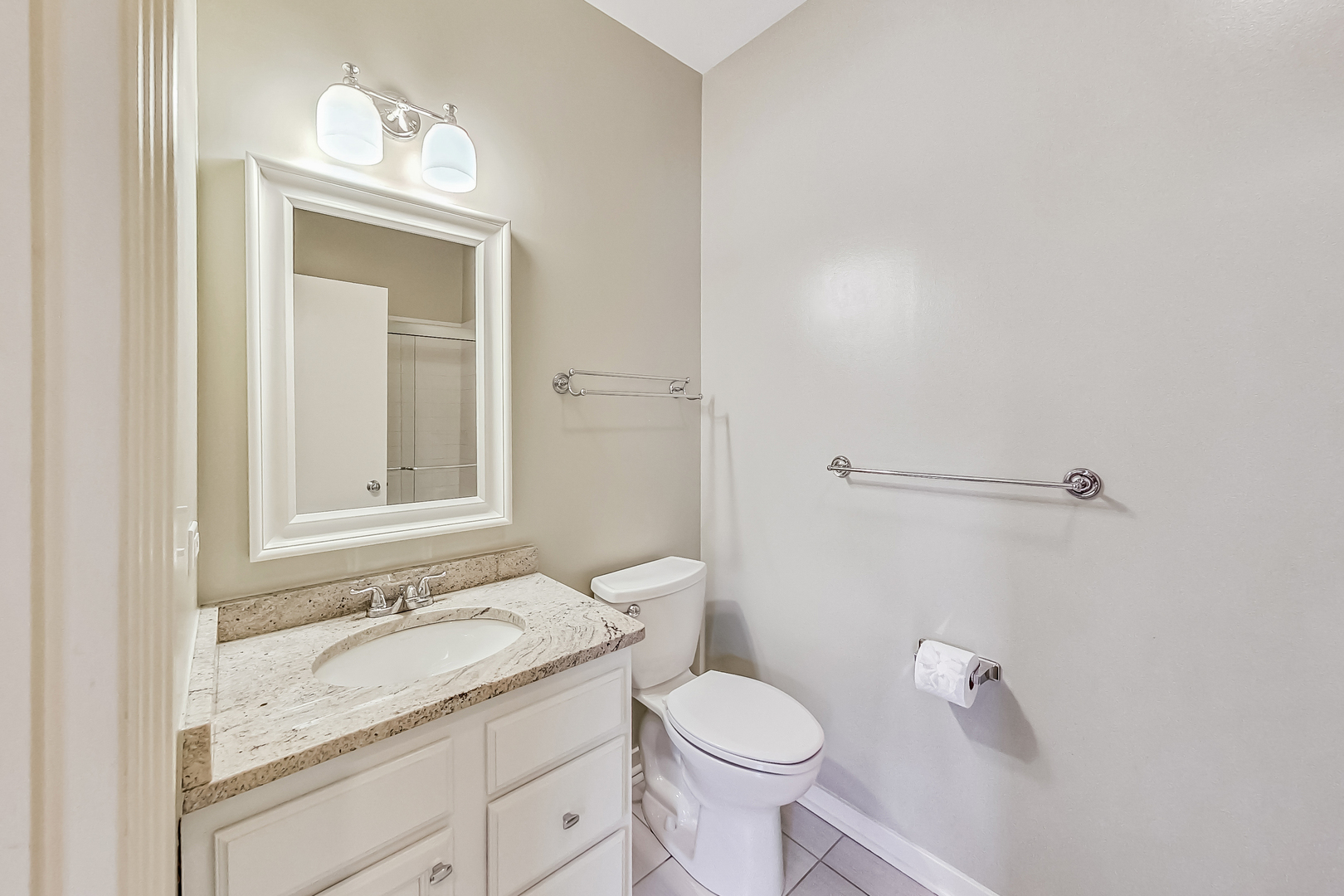 1830 N Winchester Avenue Unit: 101