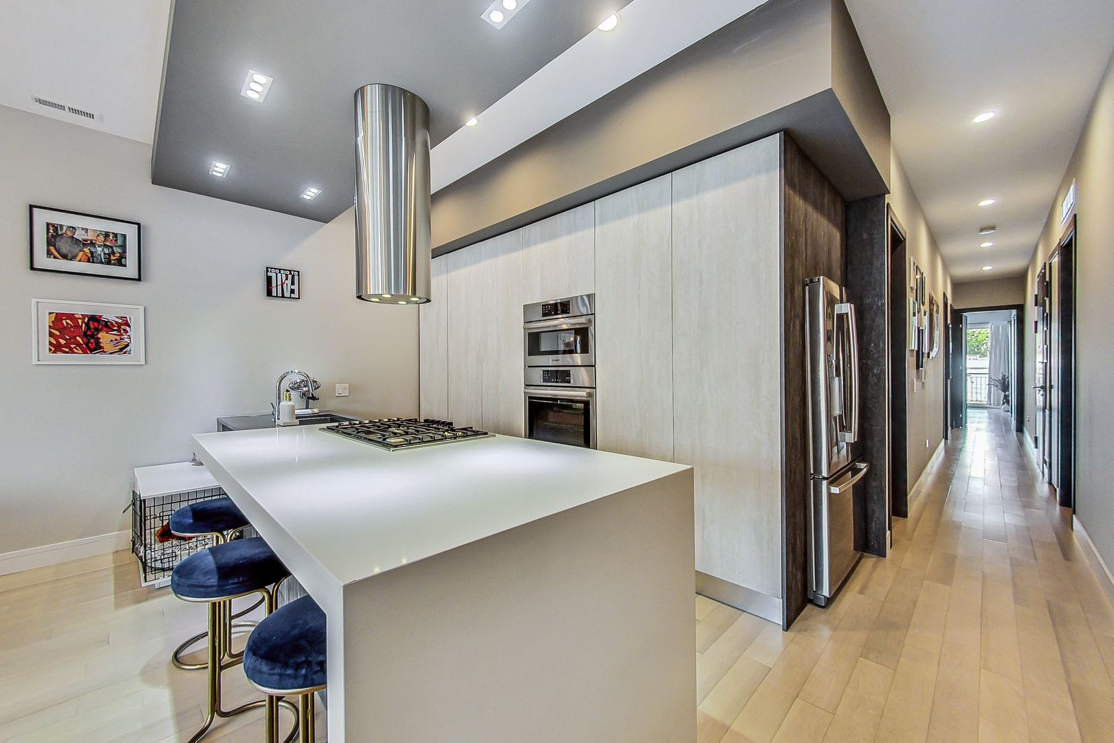 845 N California Avenue Unit: 3