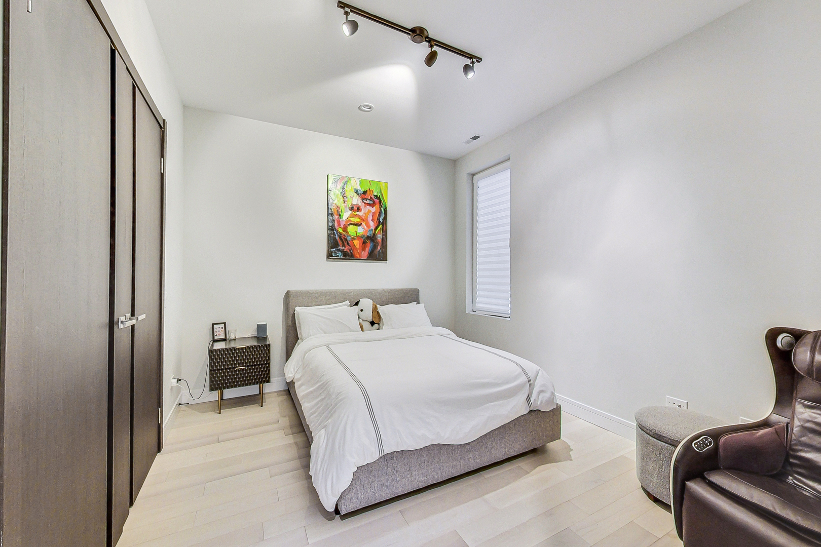 845 N California Avenue Unit: 3