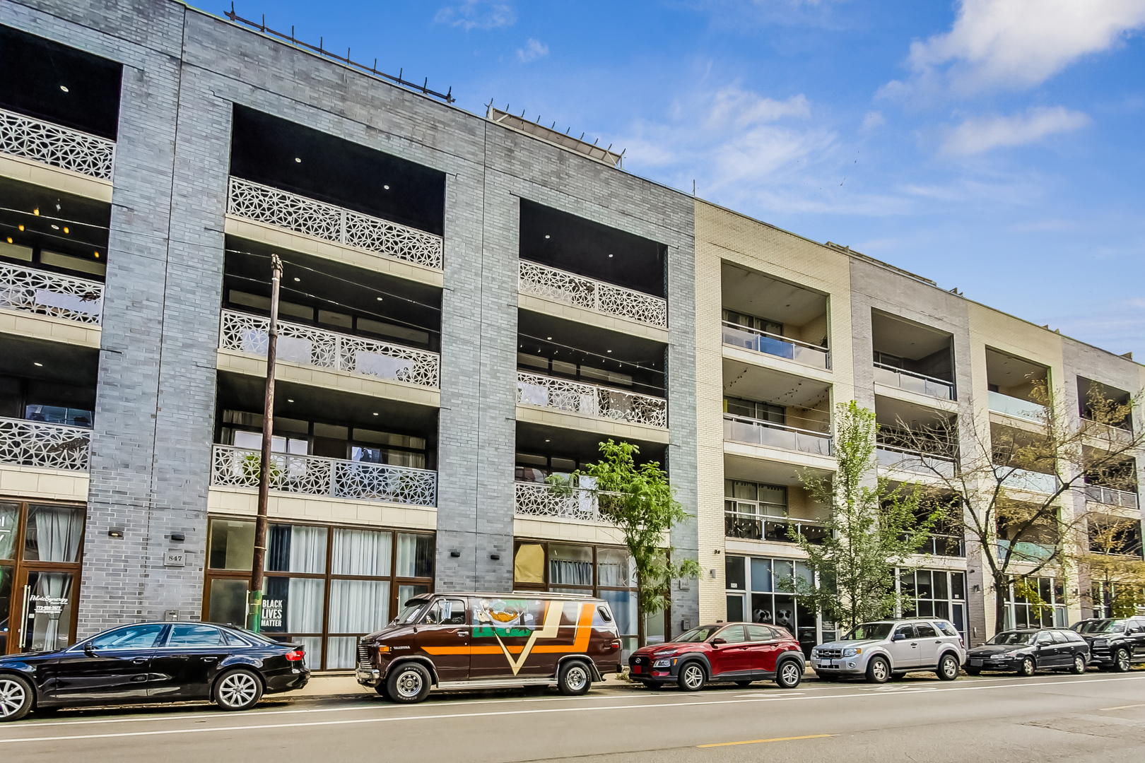 845 N California Avenue Unit: 3