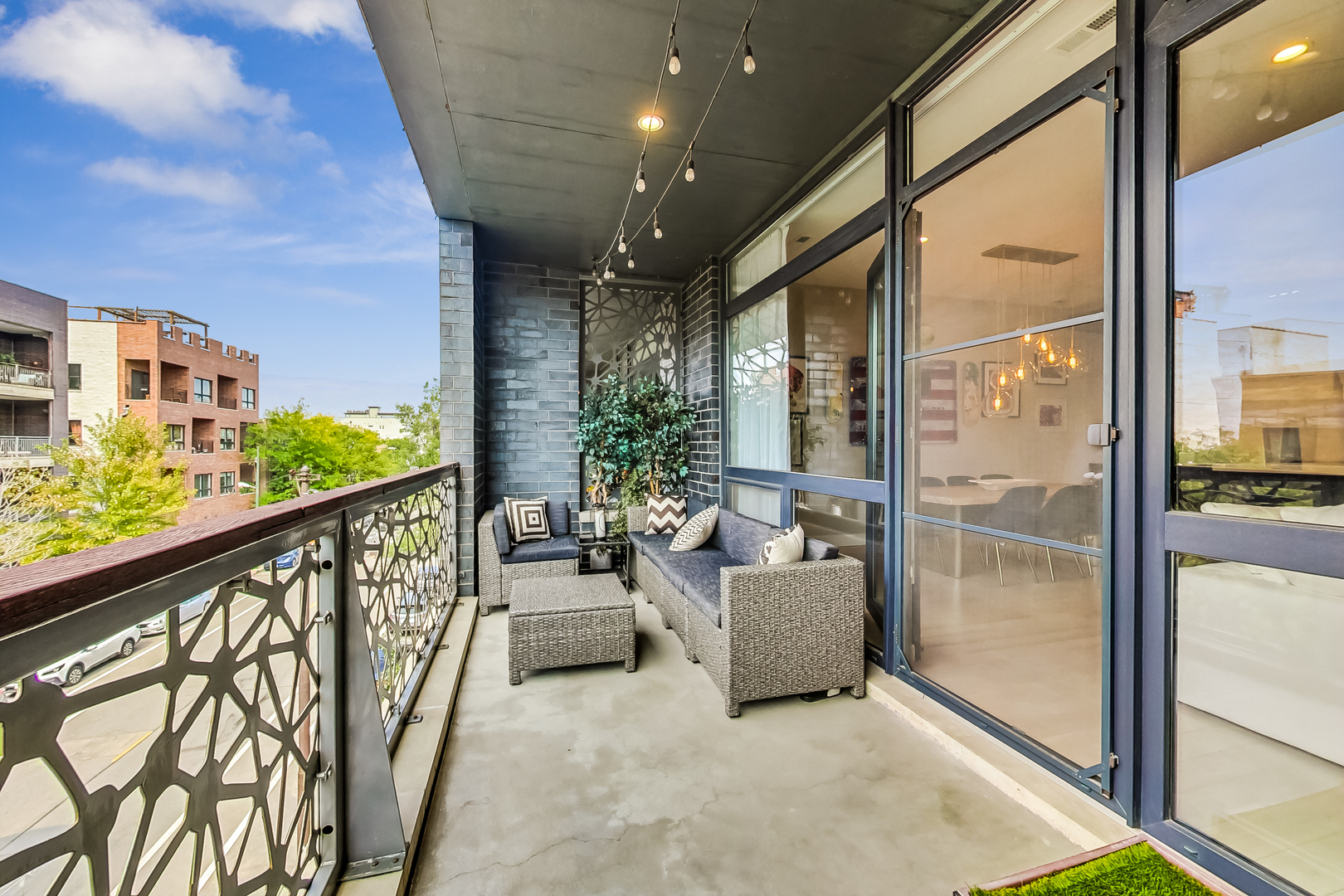 845 N California Avenue Unit: 3
