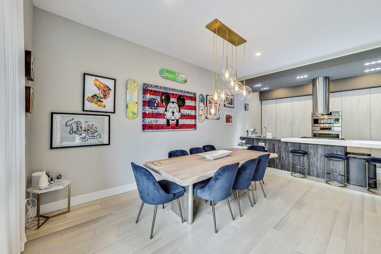 845 N California Avenue Unit: 3