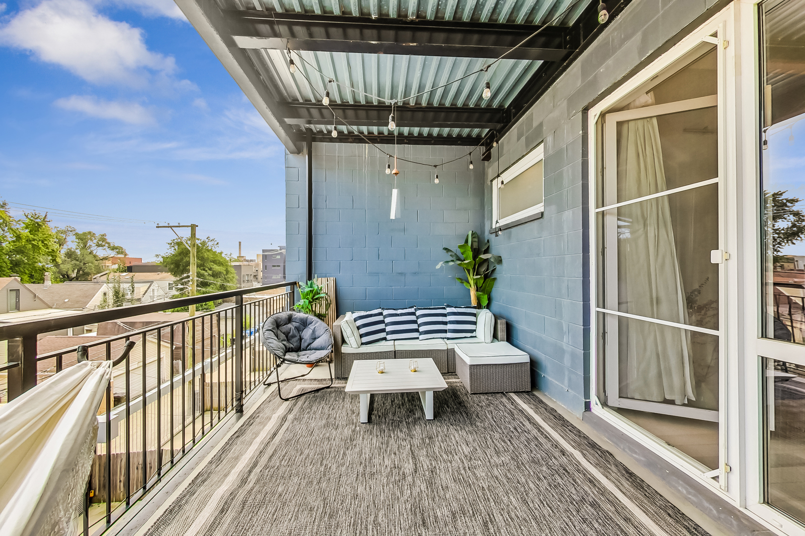 845 N California Avenue Unit: 3
