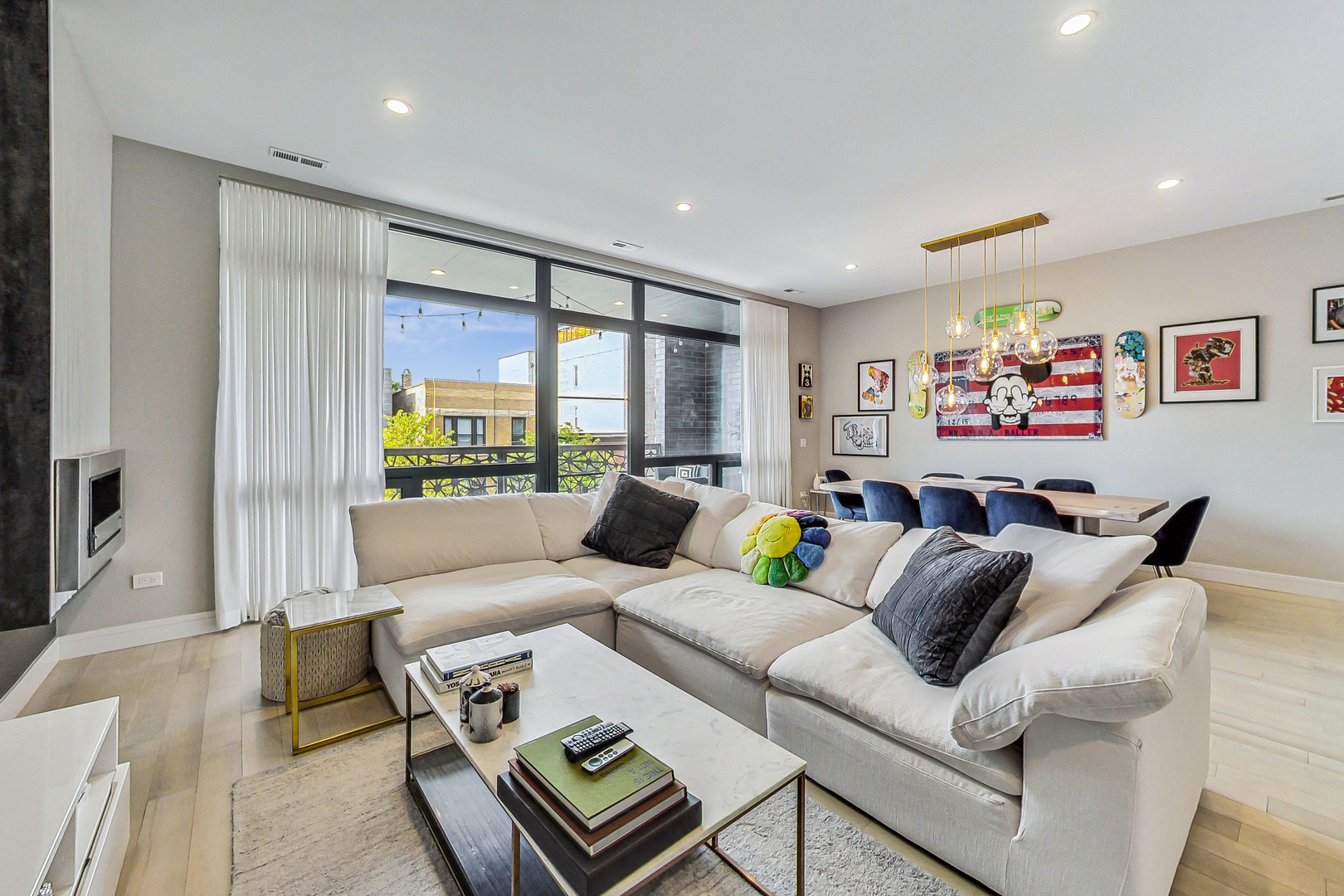 845 N California Avenue Unit: 3