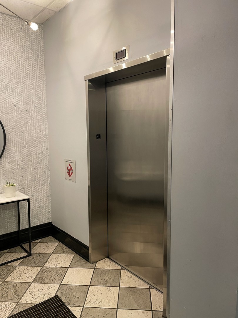 1019 W Jackson Boulevard Unit: 2C