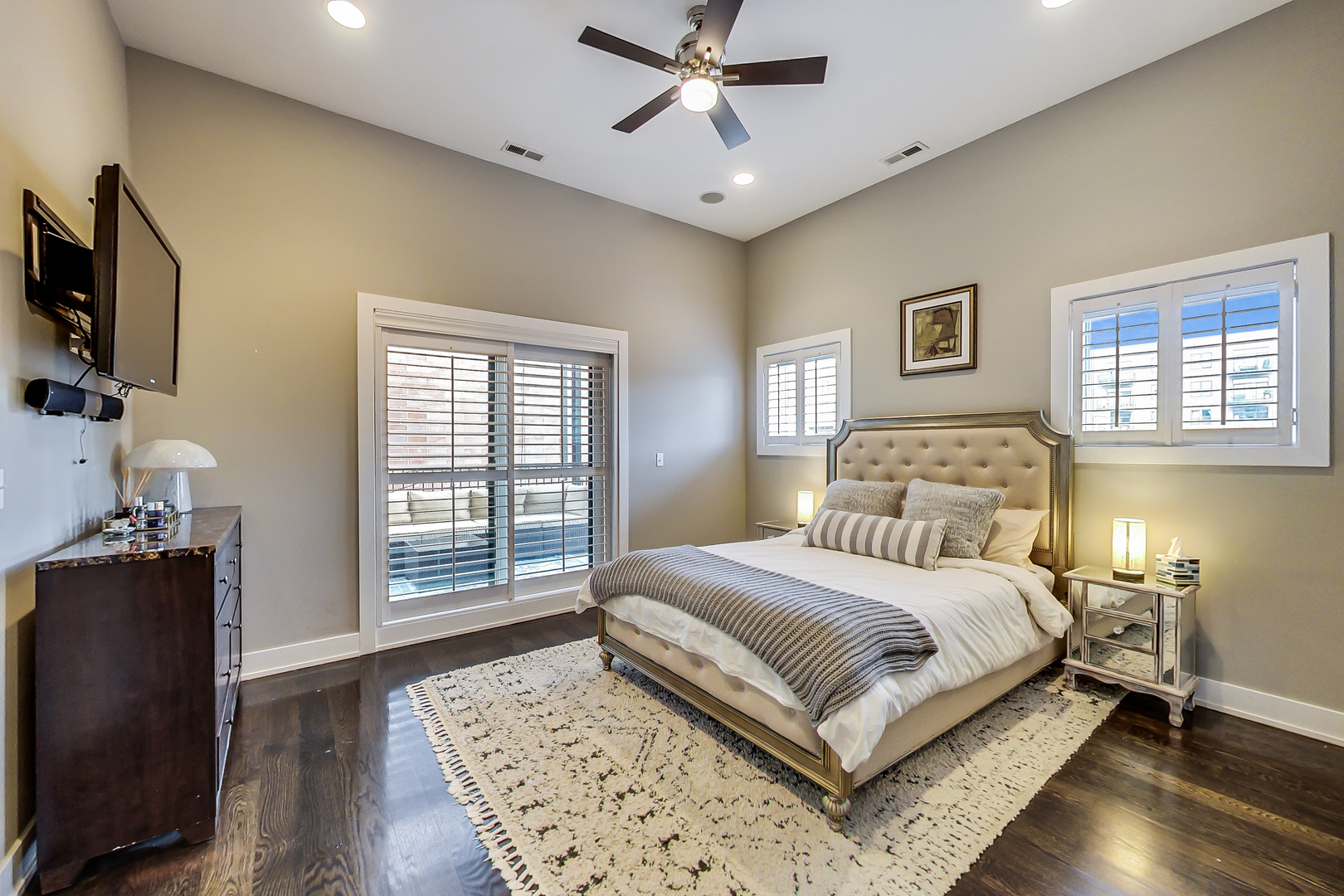6 N THROOP Street Unit: 3N
