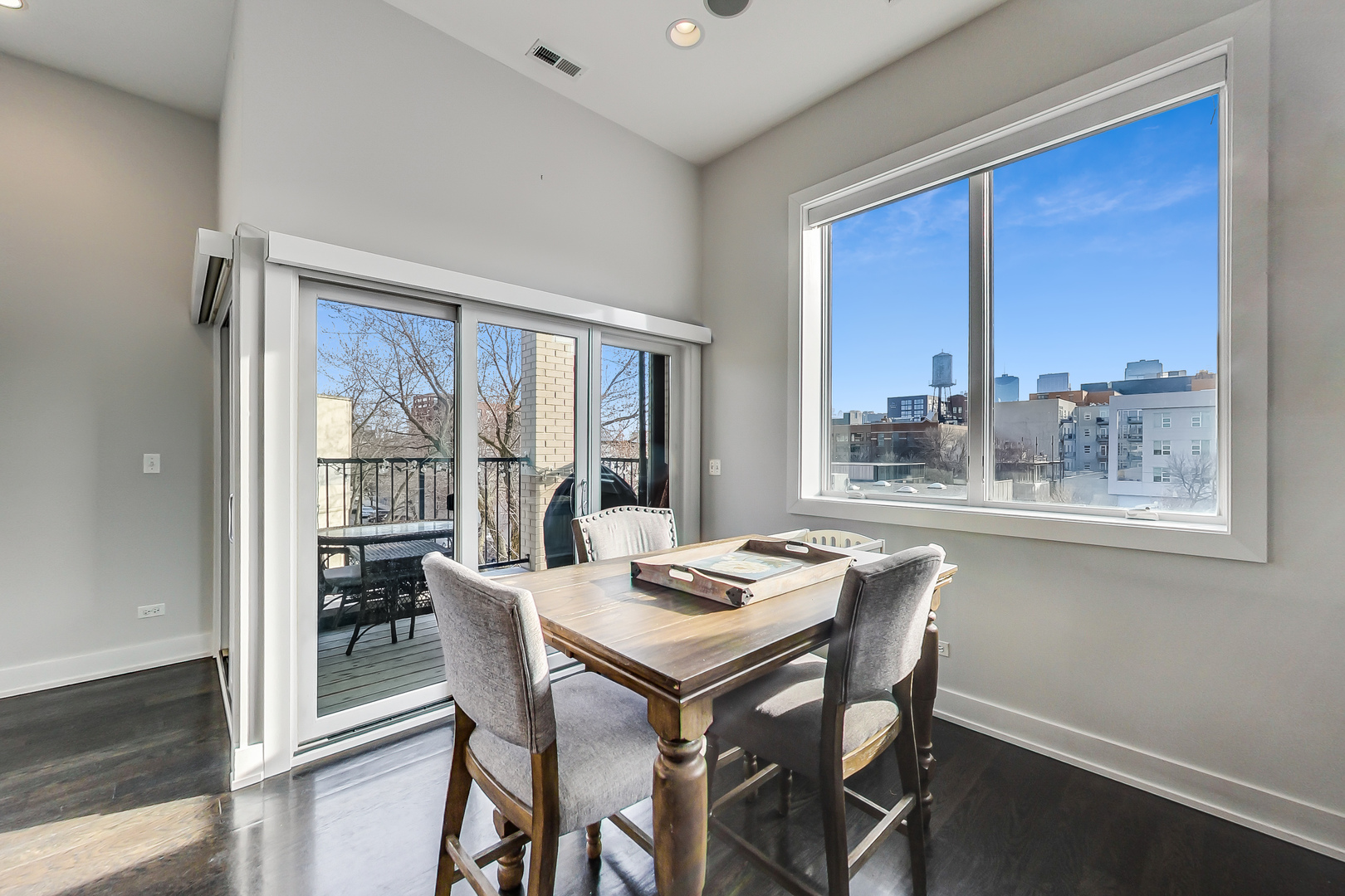6 N THROOP Street Unit: 3N