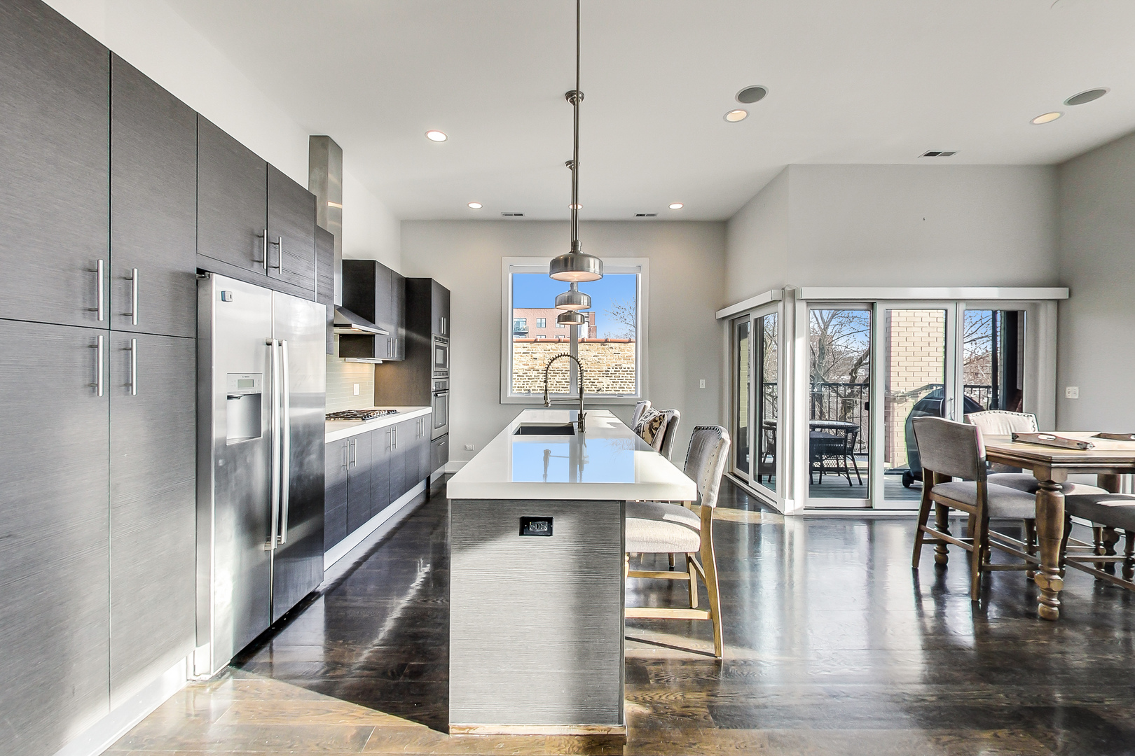 6 N THROOP Street Unit: 3N