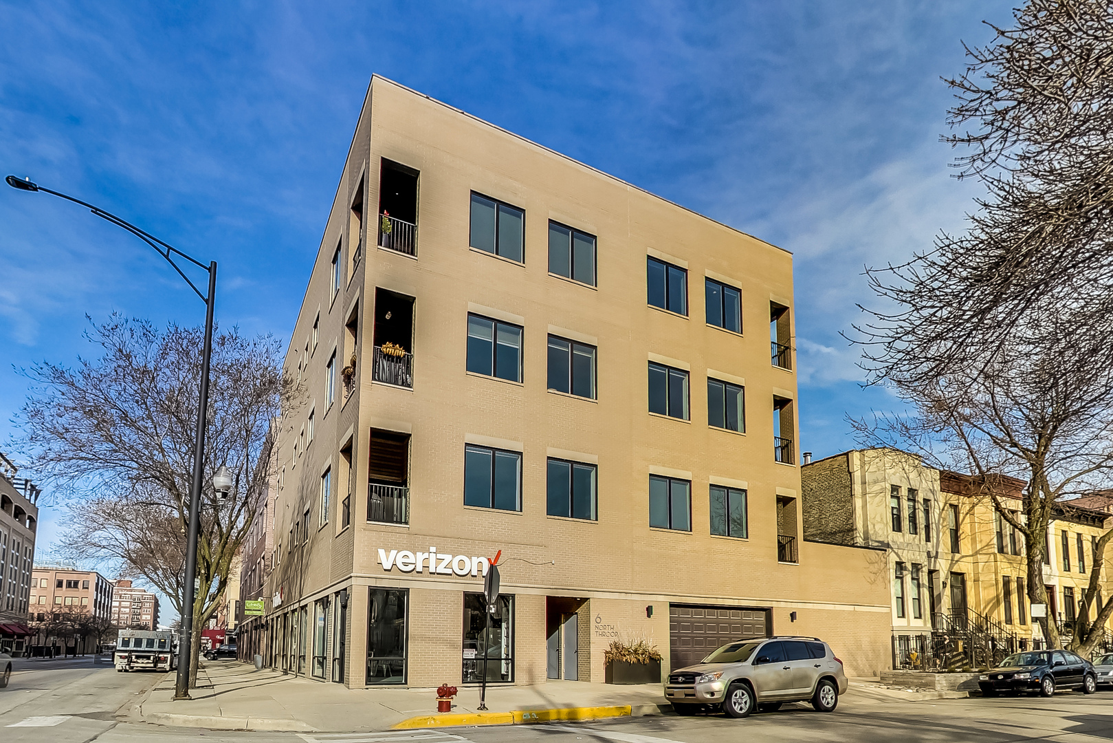 6 N THROOP Street Unit: 3N