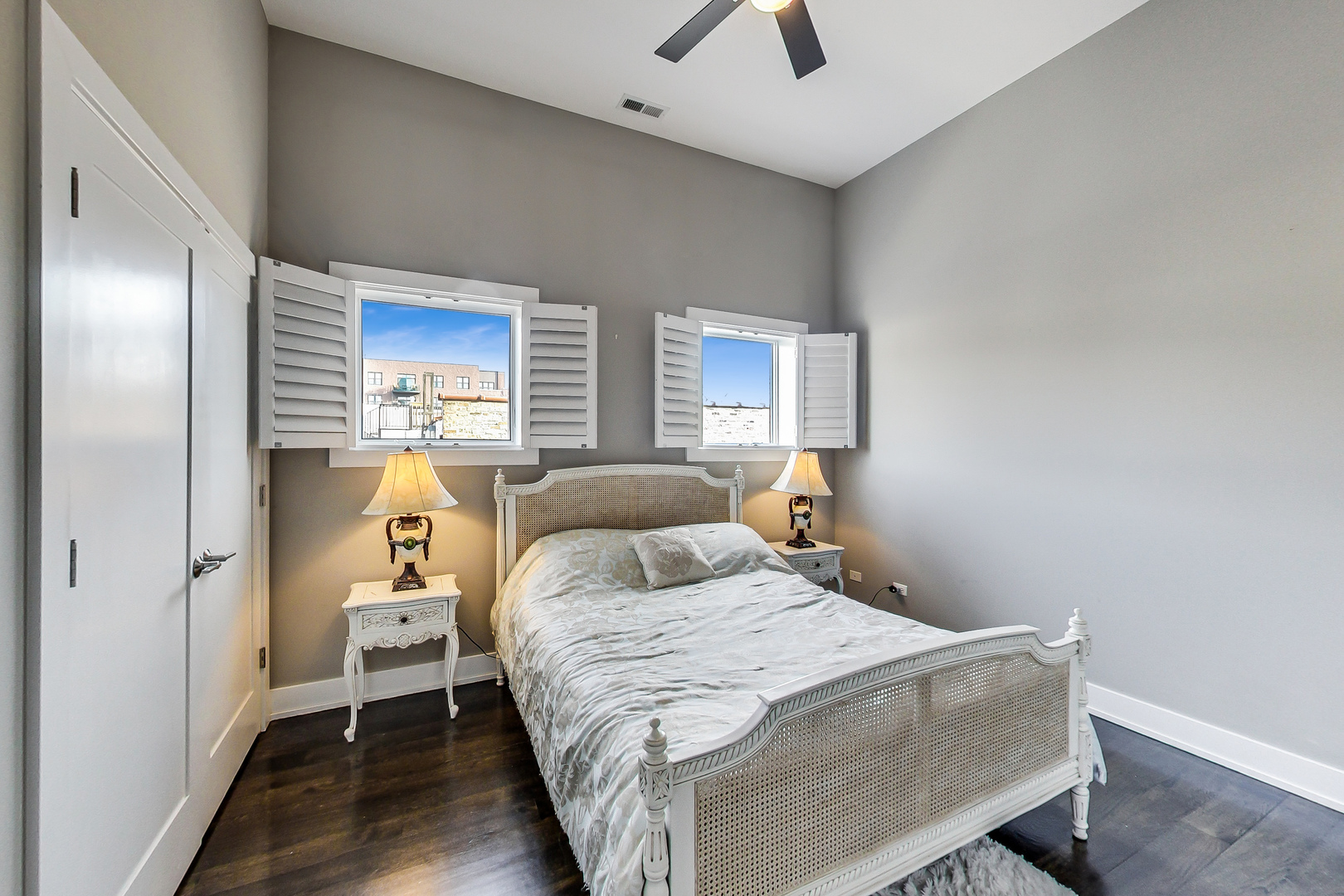 6 N THROOP Street Unit: 3N