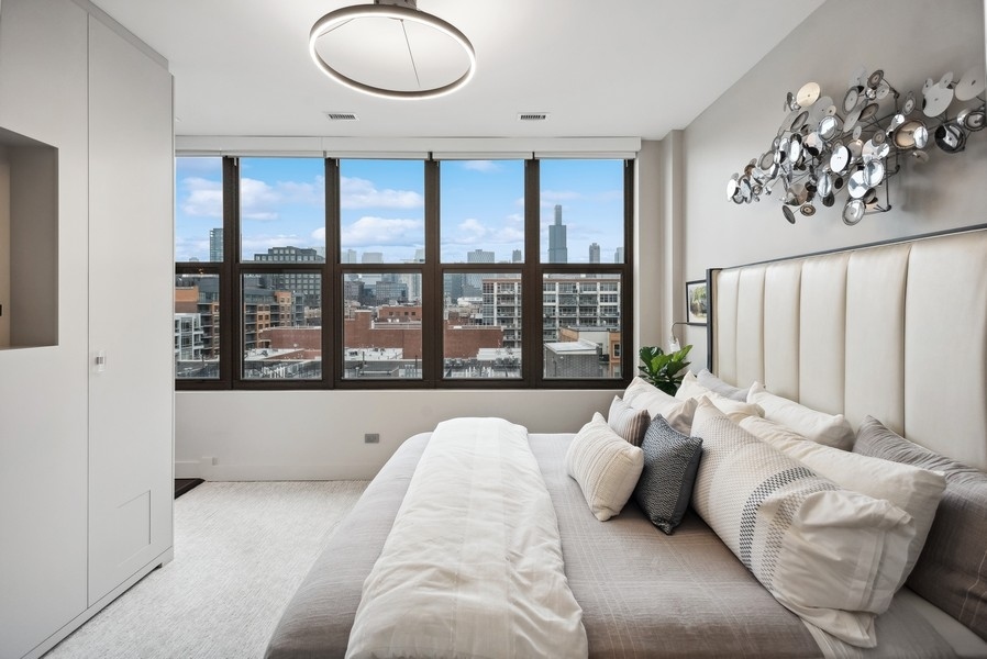 15 S THROOP Street Unit: 605