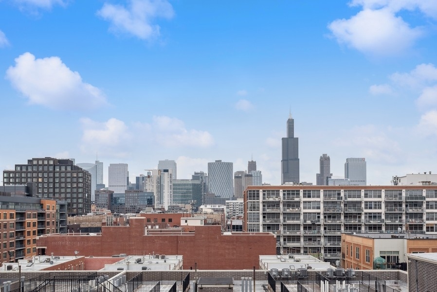 15 S THROOP Street Unit: 605