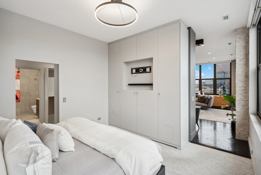 15 S THROOP Street Unit: 605