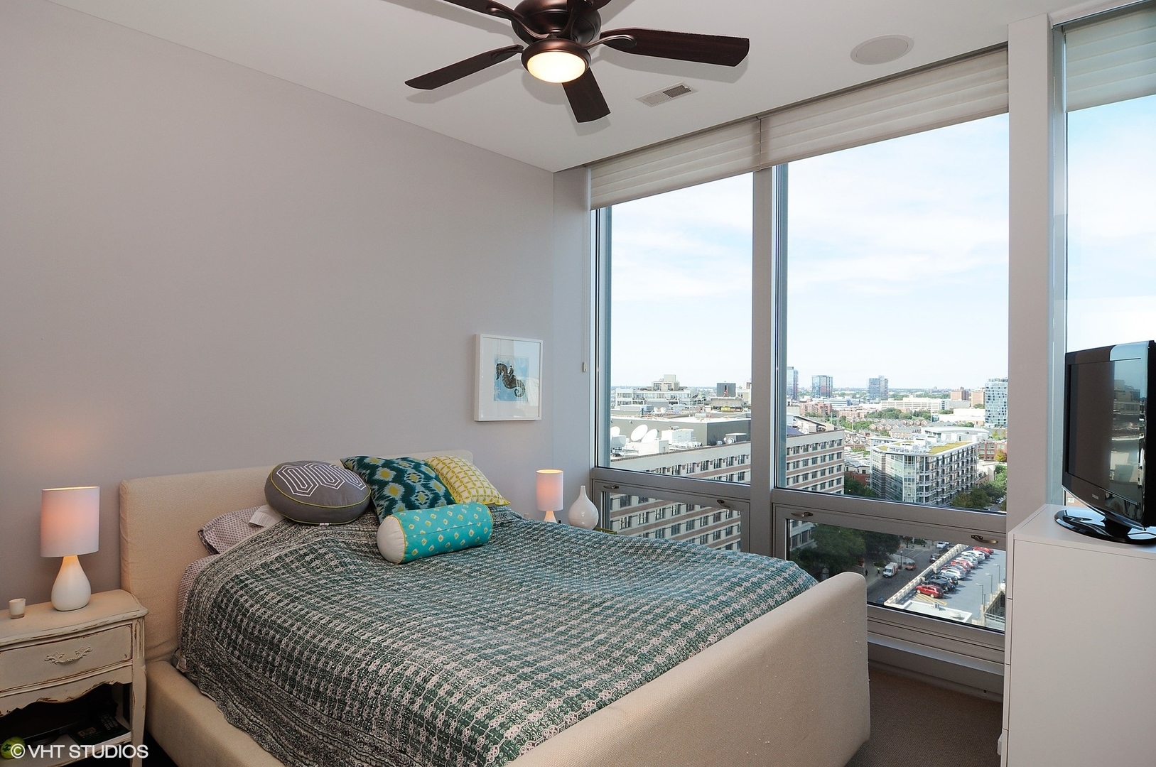 500 W Superior Street Unit: 1206