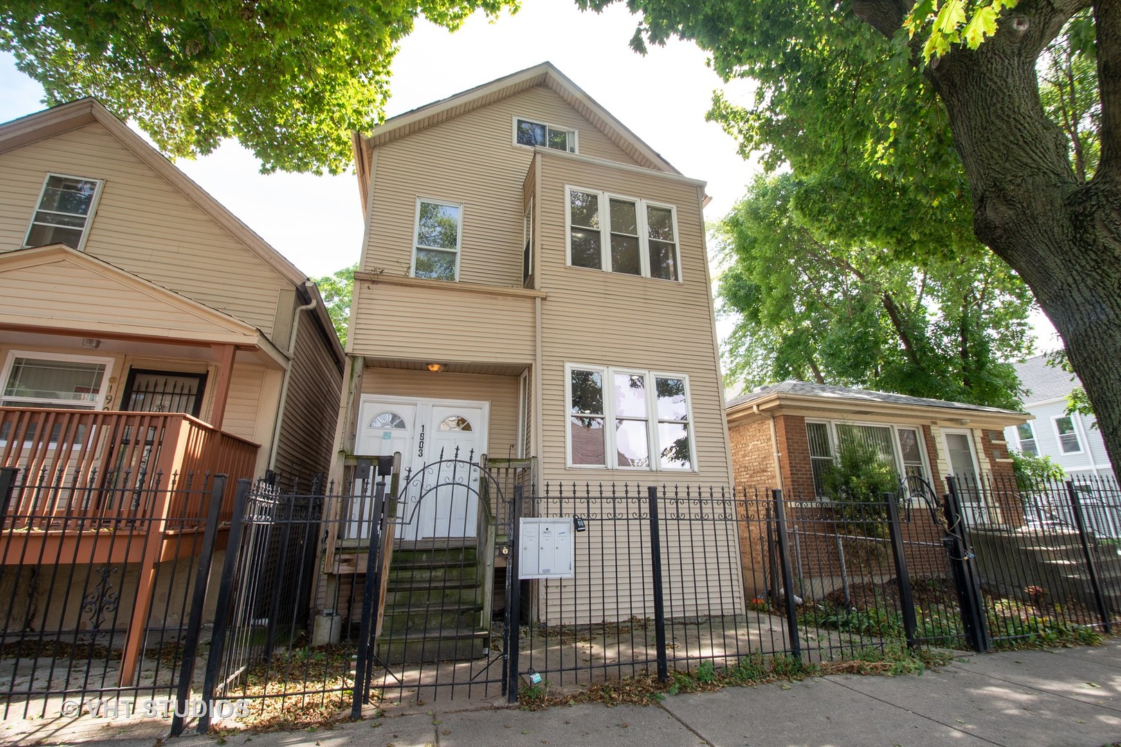 1903 N Mozart Street Unit: 1
