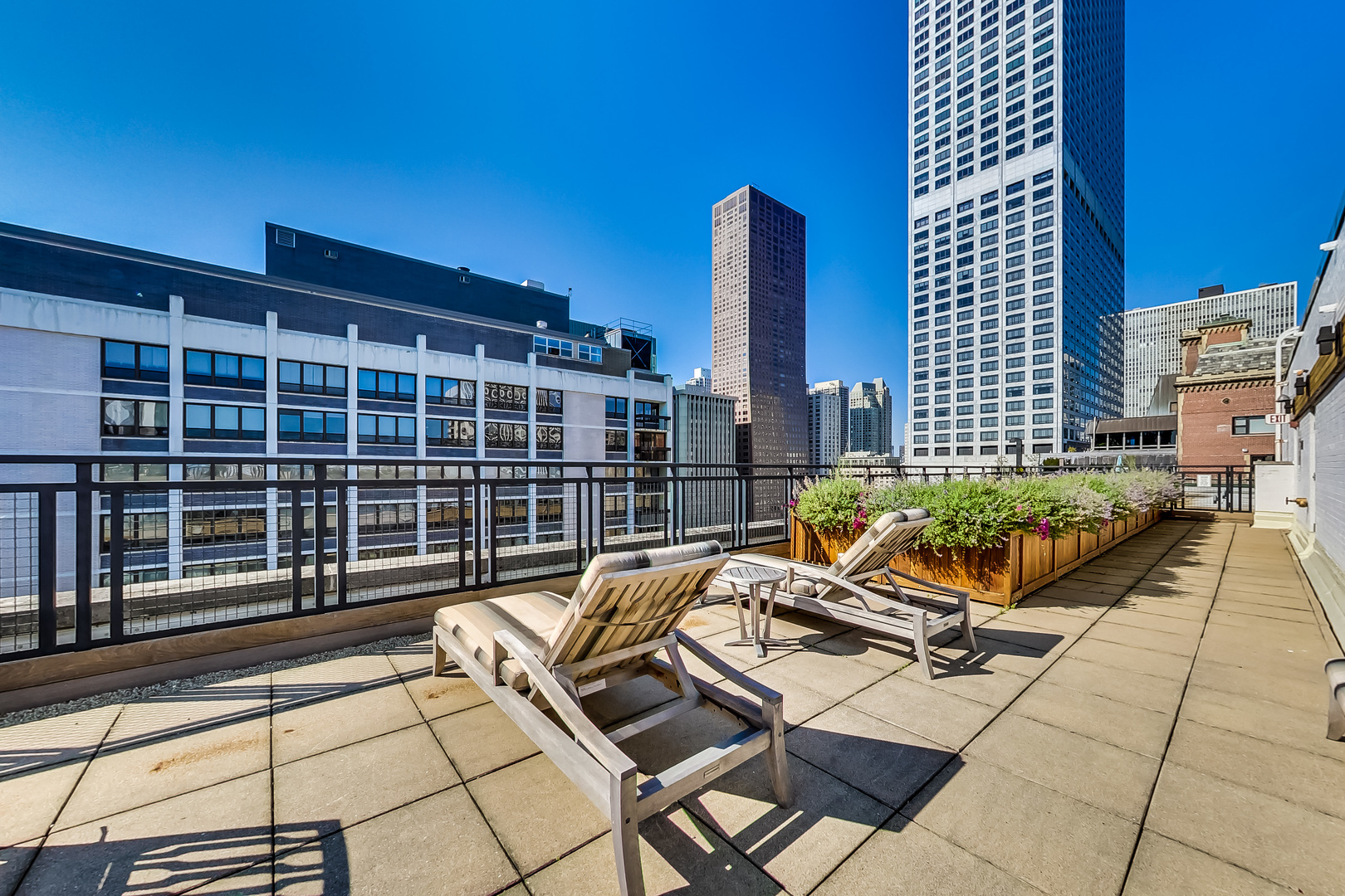 850 N Dewitt Place Unit: 22EG