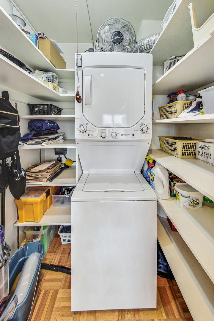 850 N Dewitt Place Unit: 22EG
