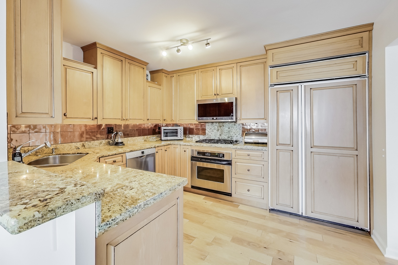 850 N Dewitt Place Unit: 22EG