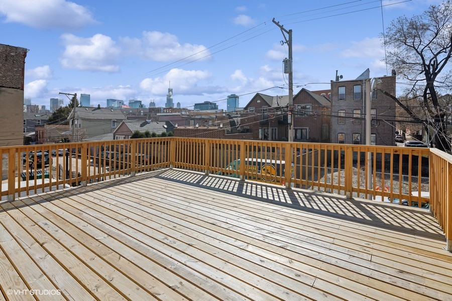 1333 W Huron Street Unit: 2B