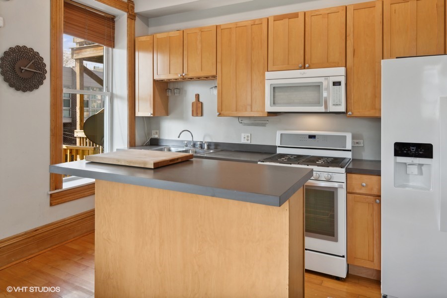1333 W Huron Street Unit: 2B