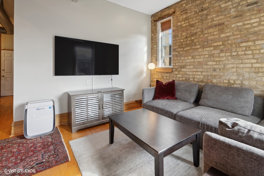 1333 W Huron Street Unit: 2B