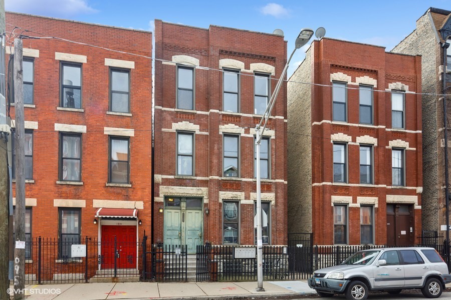 1333 W Huron Street Unit: 2B