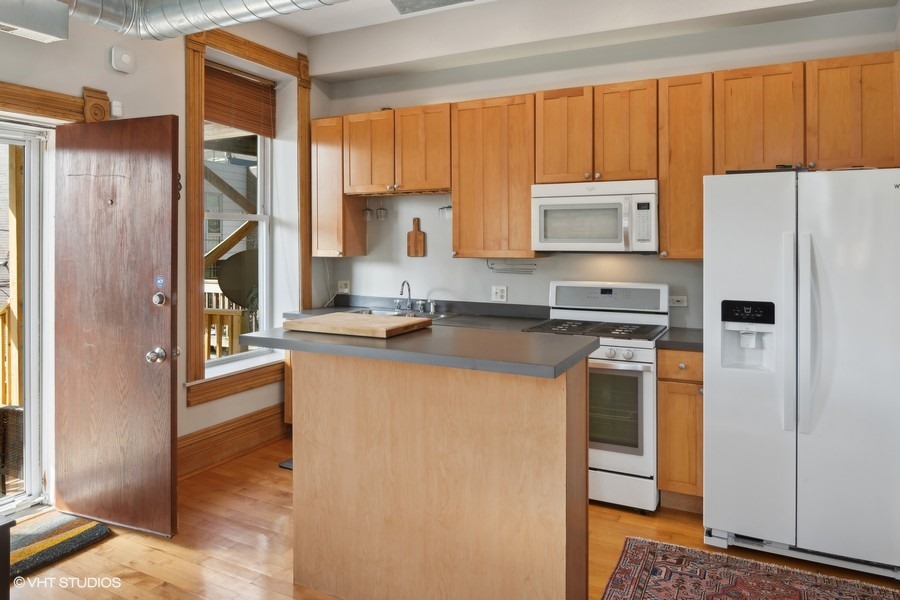 1333 W Huron Street Unit: 2B