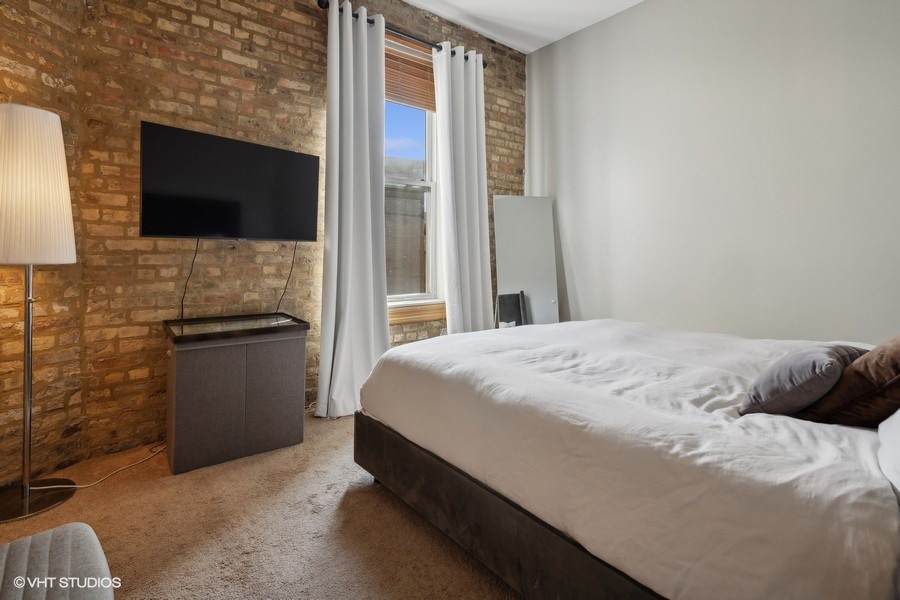 1333 W Huron Street Unit: 2B