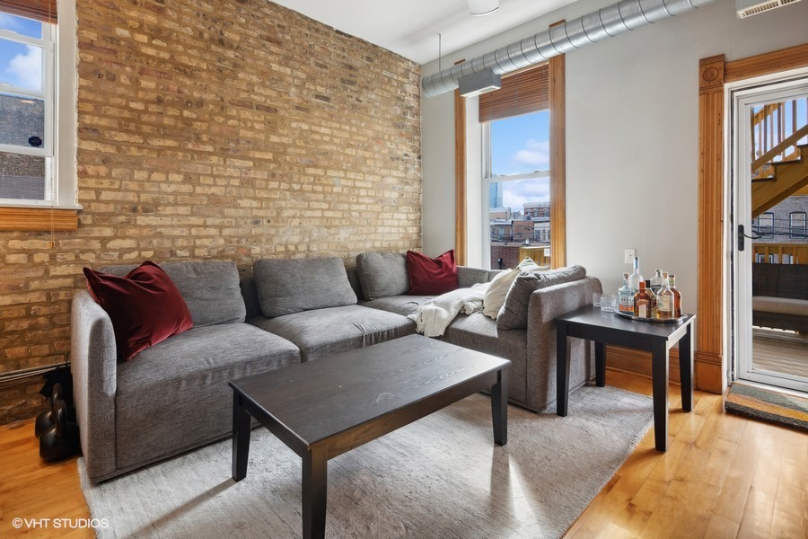 1333 W Huron Street Unit: 2B