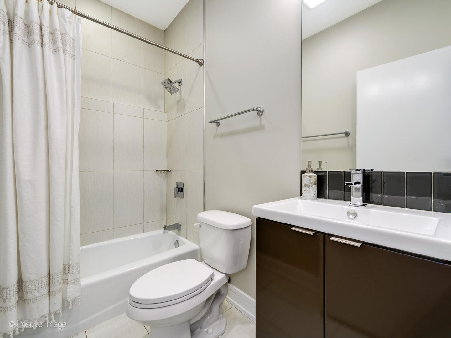 1519 W FRY Street Unit: 1