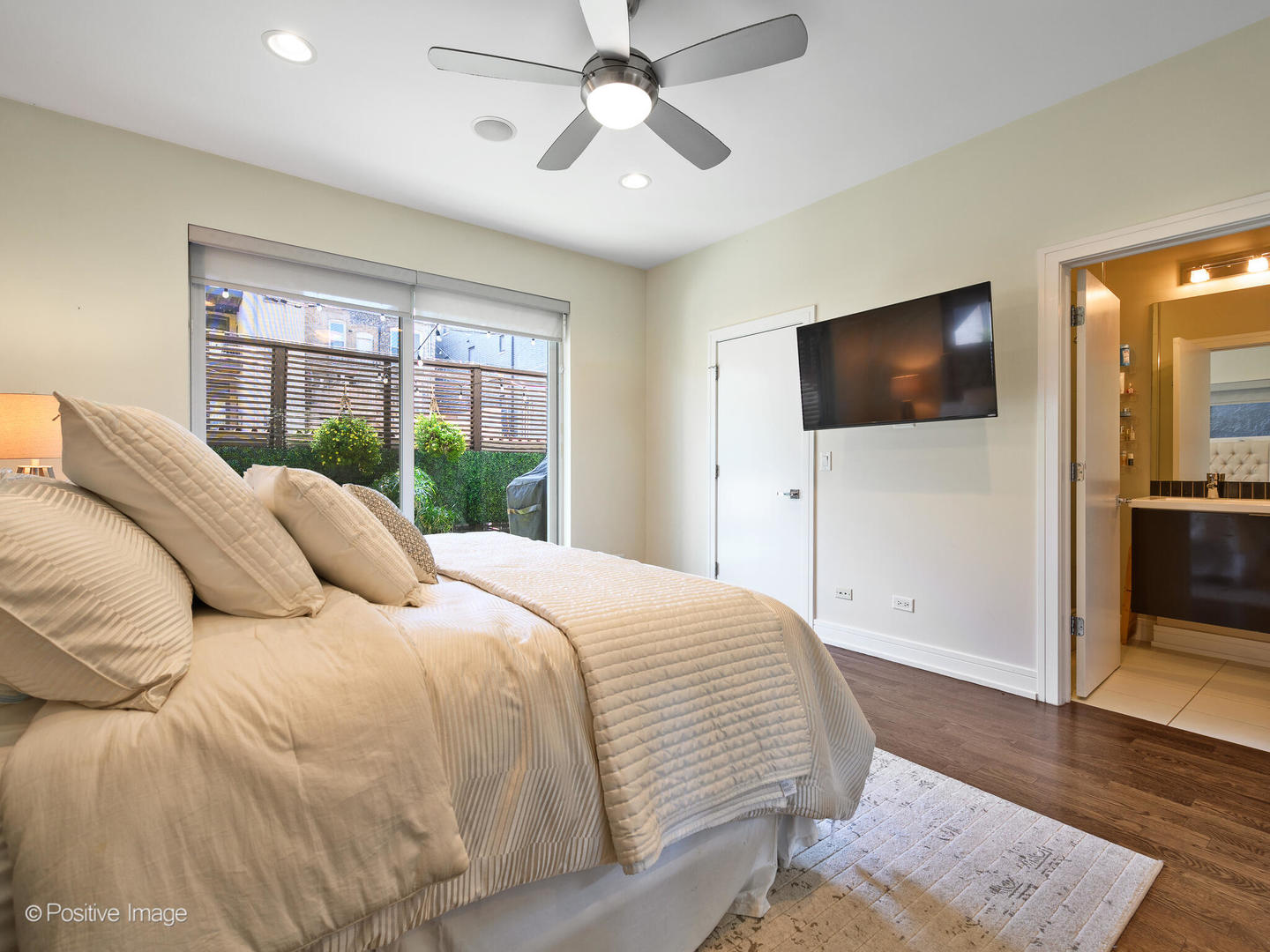 1519 W FRY Street Unit: 1