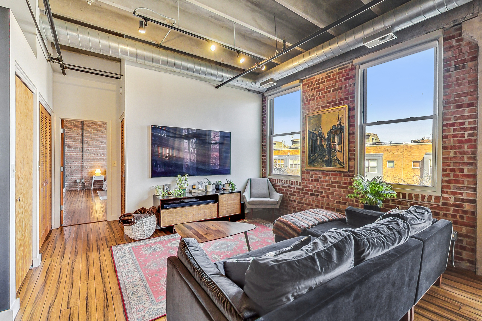 1740 N Maplewood Avenue Unit: 322