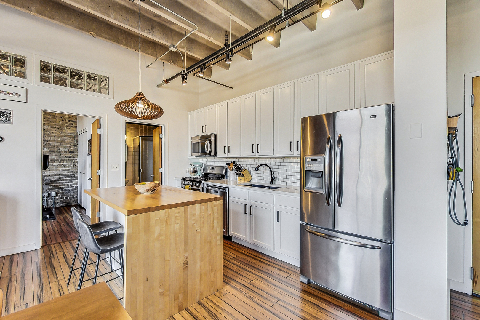 1740 N Maplewood Avenue Unit: 322