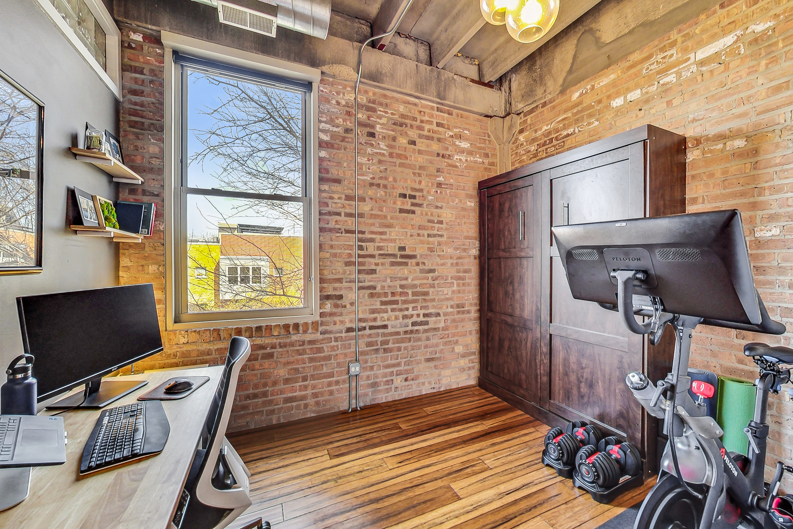 1740 N Maplewood Avenue Unit: 322