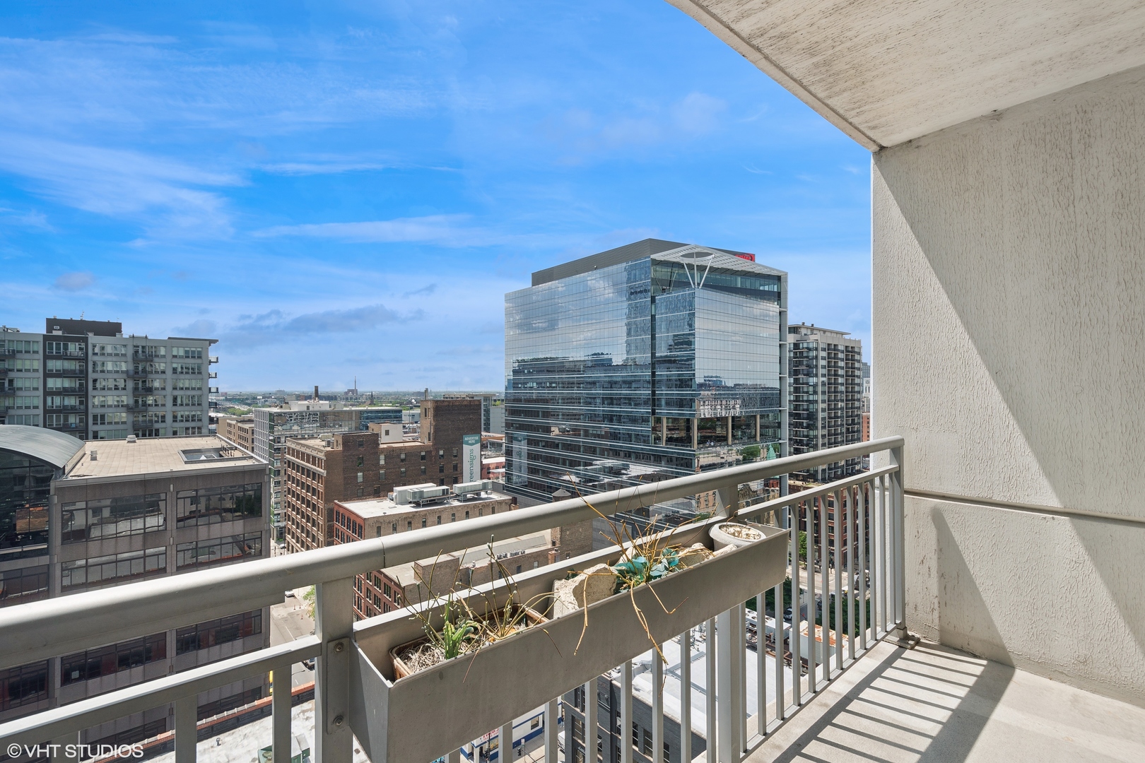 125 S Jefferson Street Unit: 1809