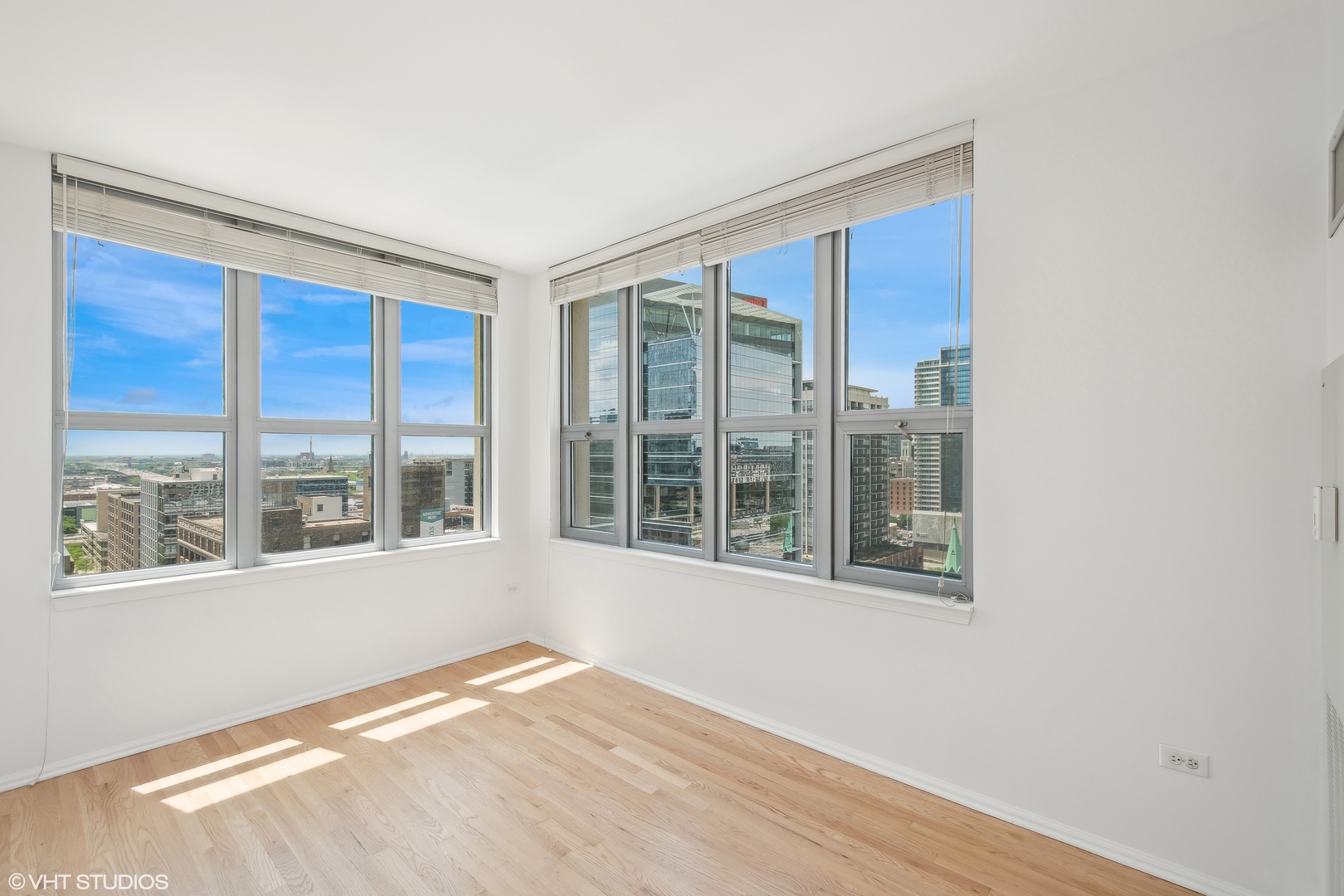 125 S Jefferson Street Unit: 1809