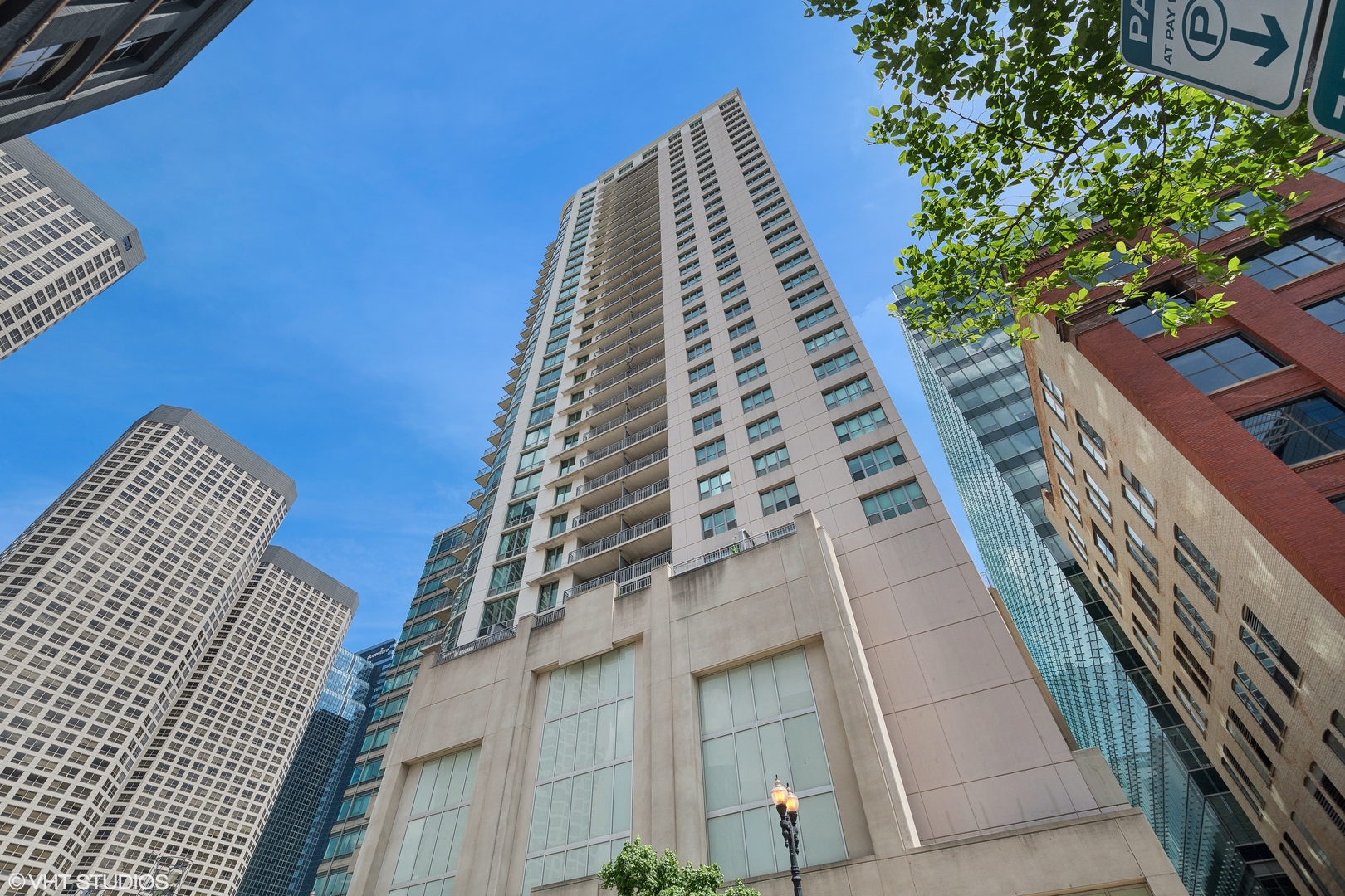 125 S Jefferson Street Unit: 1809