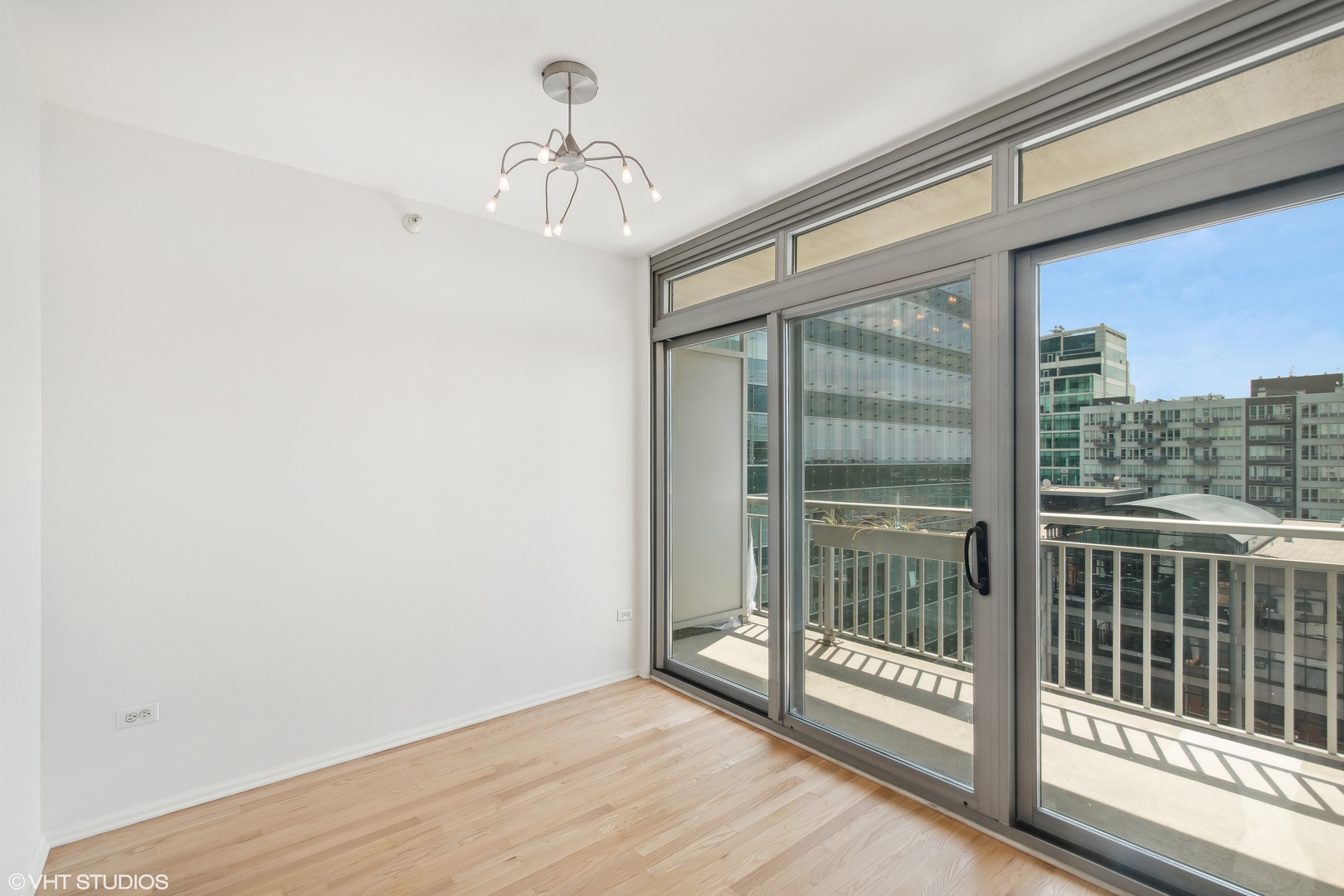 125 S Jefferson Street Unit: 1809