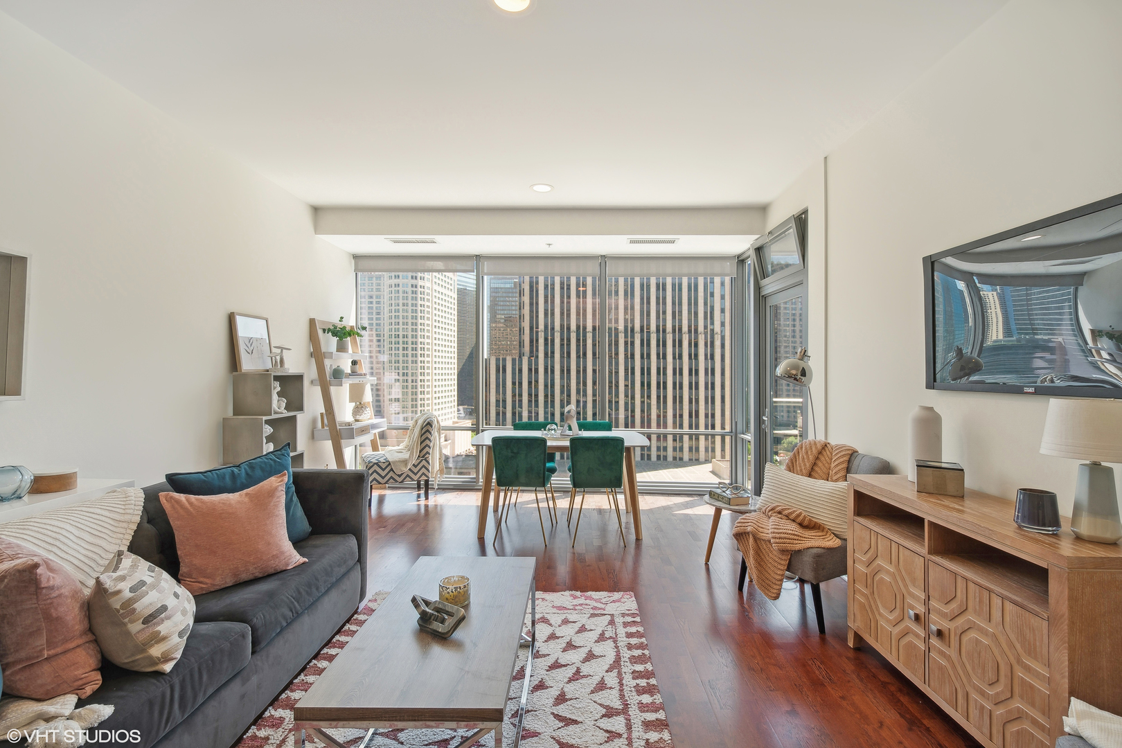 240 E Illinois Street Unit: 1203