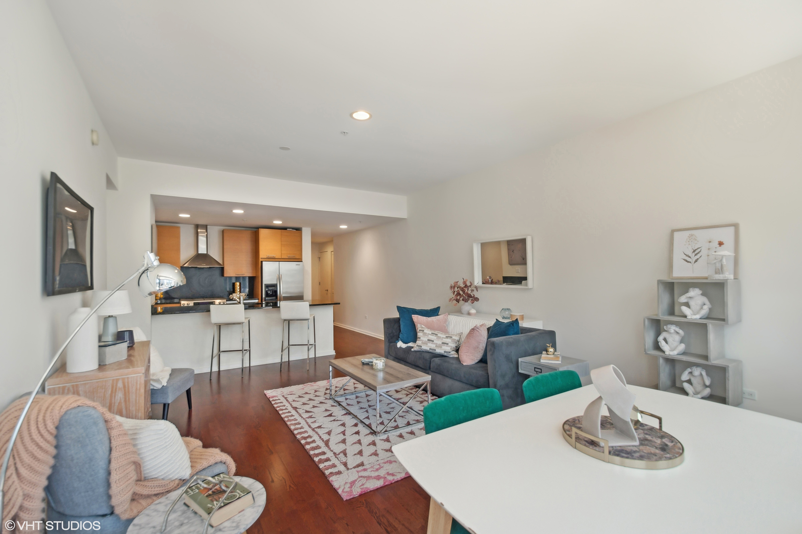 240 E Illinois Street Unit: 1203